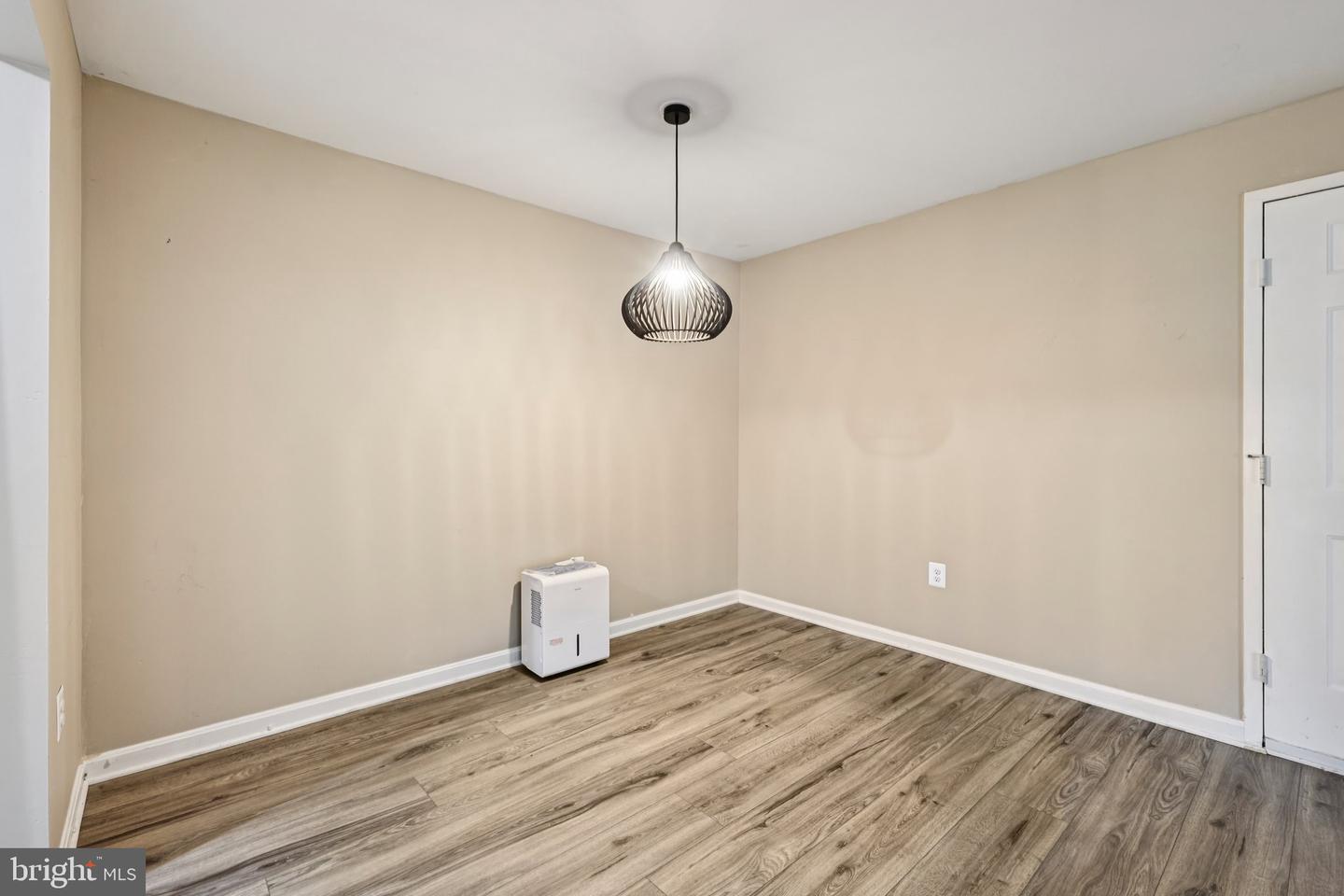 5707 OLDE MILL CT #111, ALEXANDRIA, Virginia 22309, 2 Bedrooms Bedrooms, ,2 BathroomsBathrooms,Residential,For sale,5707 OLDE MILL CT #111,VAFX2267246 MLS # VAFX2267246