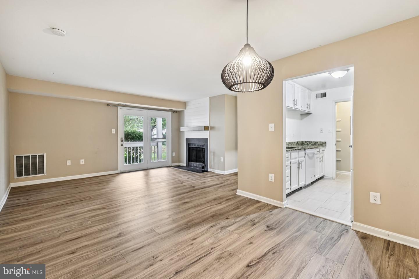 5707 OLDE MILL CT #111, ALEXANDRIA, Virginia 22309, 2 Bedrooms Bedrooms, ,2 BathroomsBathrooms,Residential,For sale,5707 OLDE MILL CT #111,VAFX2267246 MLS # VAFX2267246