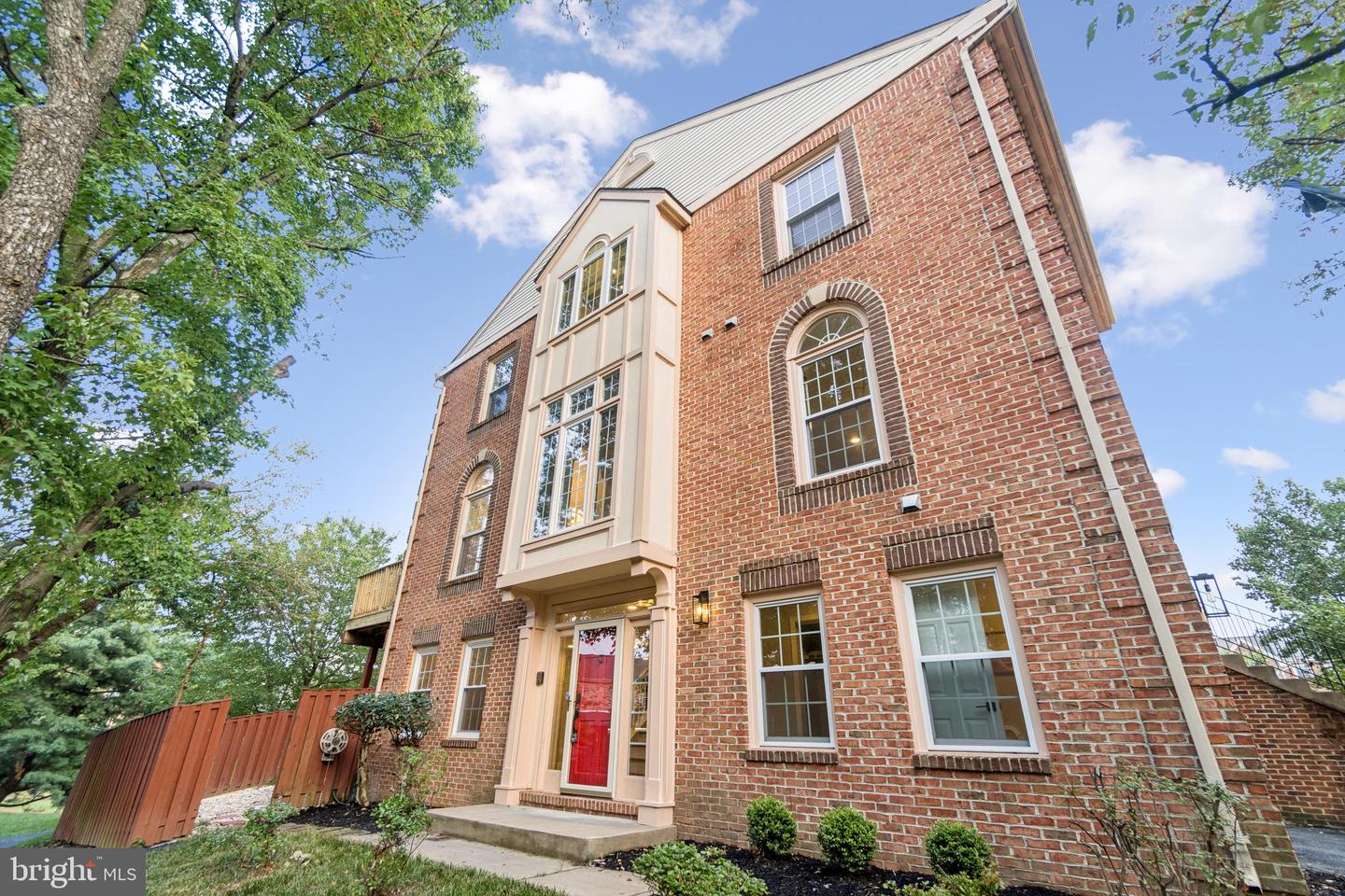 6481 SHARON KAY CT, ALEXANDRIA, Virginia 22310, 3 Bedrooms Bedrooms, ,2 BathroomsBathrooms,Residential,For sale,6481 SHARON KAY CT,VAFX2267254 MLS # VAFX2267254