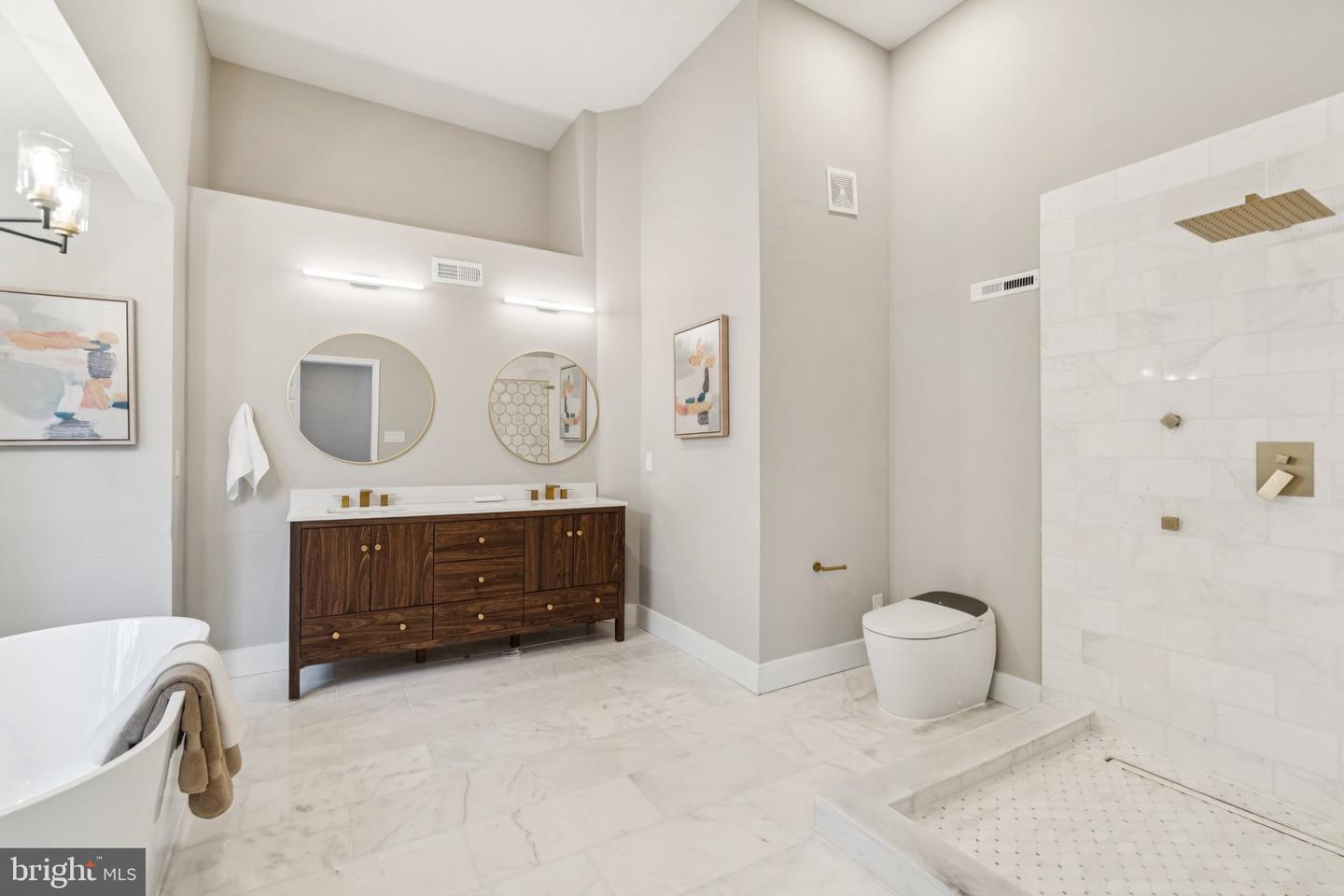 6481 SHARON KAY CT, ALEXANDRIA, Virginia 22310, 3 Bedrooms Bedrooms, ,2 BathroomsBathrooms,Residential,For sale,6481 SHARON KAY CT,VAFX2267254 MLS # VAFX2267254