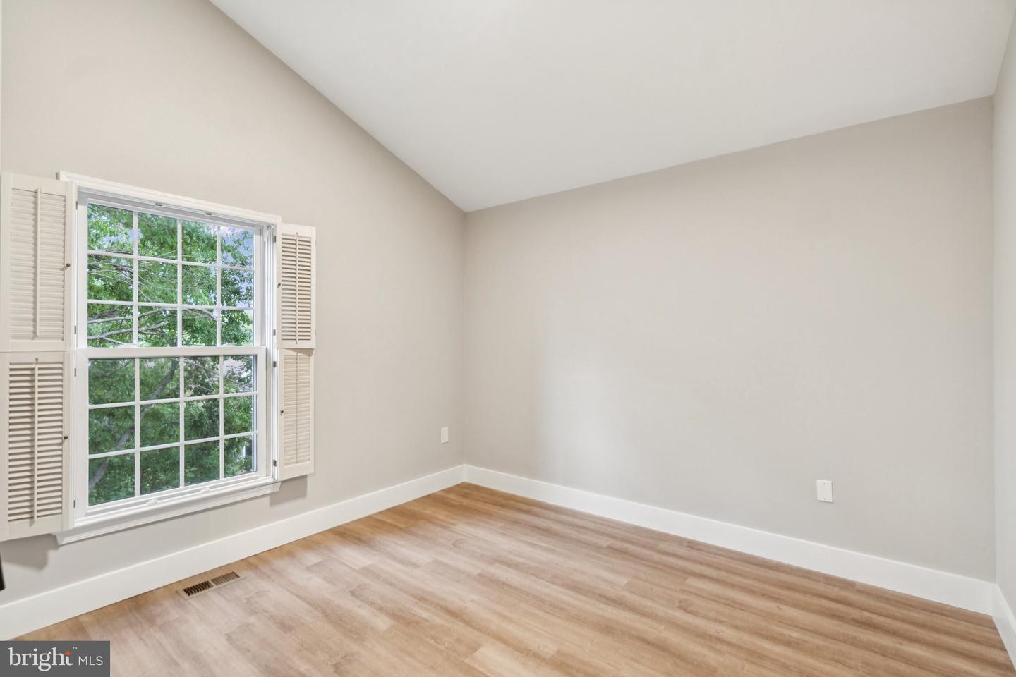 6481 SHARON KAY CT, ALEXANDRIA, Virginia 22310, 3 Bedrooms Bedrooms, ,2 BathroomsBathrooms,Residential,For sale,6481 SHARON KAY CT,VAFX2267254 MLS # VAFX2267254