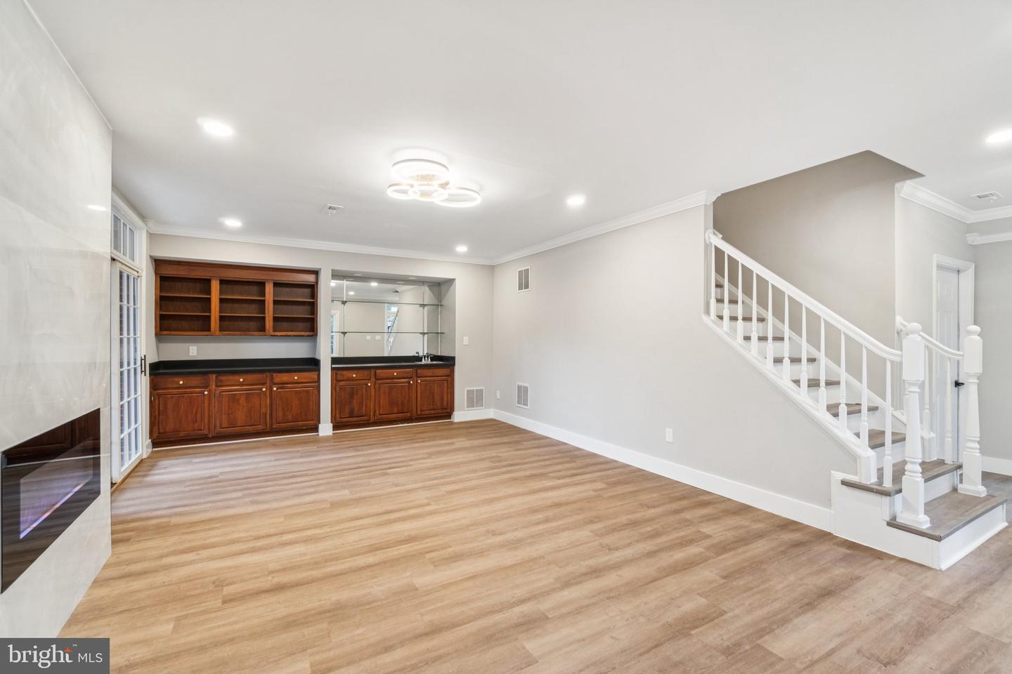 6481 SHARON KAY CT, ALEXANDRIA, Virginia 22310, 3 Bedrooms Bedrooms, ,2 BathroomsBathrooms,Residential,For sale,6481 SHARON KAY CT,VAFX2267254 MLS # VAFX2267254