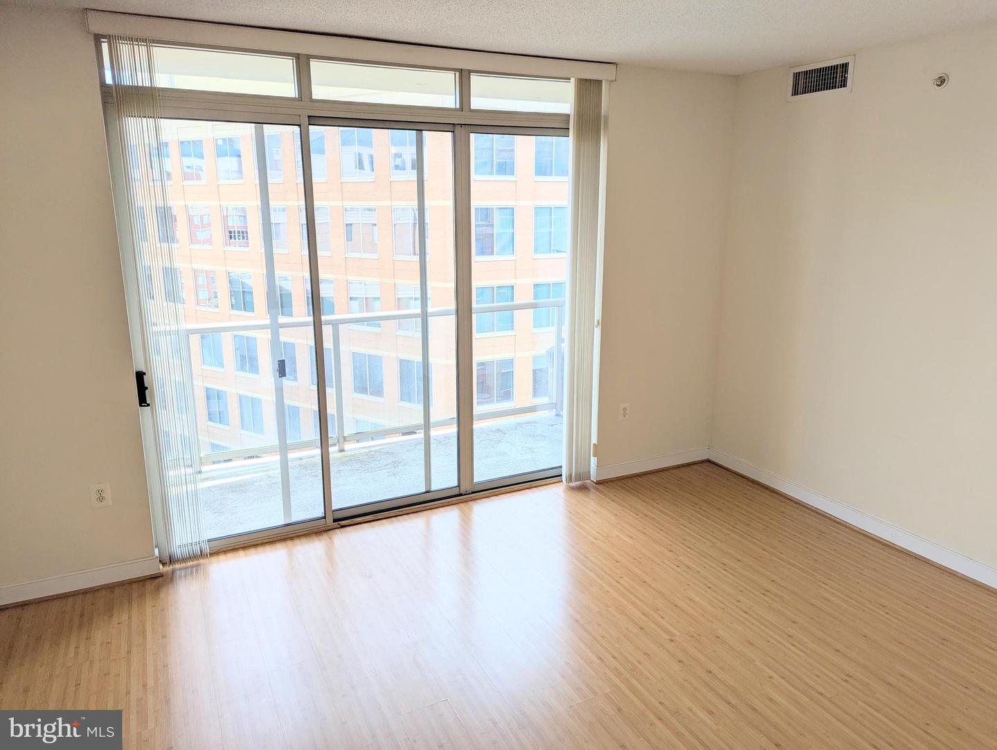 820 N POLLARD ST #810, ARLINGTON, Virginia 22203, 1 Bedroom Bedrooms, ,1 BathroomBathrooms,Residential,For sale,820 N POLLARD ST #810,VAAR2063686 MLS # VAAR2063686