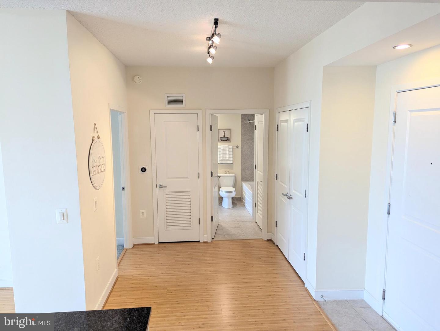 820 N POLLARD ST #810, ARLINGTON, Virginia 22203, 1 Bedroom Bedrooms, ,1 BathroomBathrooms,Residential,For sale,820 N POLLARD ST #810,VAAR2063686 MLS # VAAR2063686