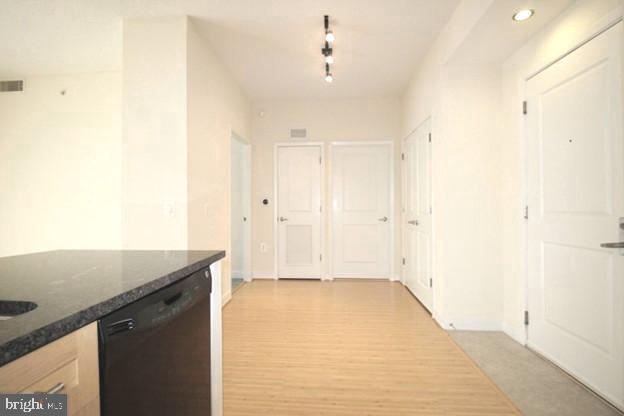 820 N POLLARD ST #810, ARLINGTON, Virginia 22203, 1 Bedroom Bedrooms, ,1 BathroomBathrooms,Residential,For sale,820 N POLLARD ST #810,VAAR2063686 MLS # VAAR2063686