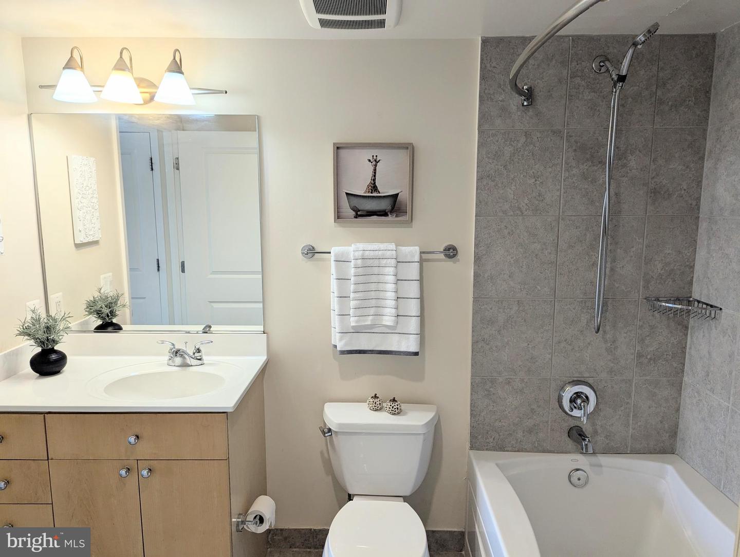 820 N POLLARD ST #810, ARLINGTON, Virginia 22203, 1 Bedroom Bedrooms, ,1 BathroomBathrooms,Residential,For sale,820 N POLLARD ST #810,VAAR2063686 MLS # VAAR2063686