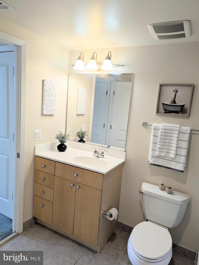 820 N POLLARD ST #810, ARLINGTON, Virginia 22203, 1 Bedroom Bedrooms, ,1 BathroomBathrooms,Residential,For sale,820 N POLLARD ST #810,VAAR2063686 MLS # VAAR2063686