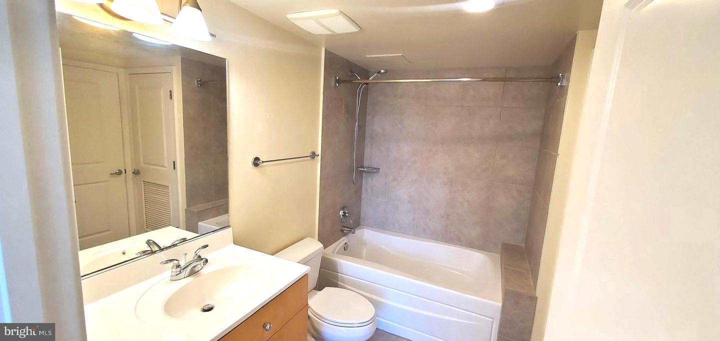 820 N POLLARD ST #810, ARLINGTON, Virginia 22203, 1 Bedroom Bedrooms, ,1 BathroomBathrooms,Residential,For sale,820 N POLLARD ST #810,VAAR2063686 MLS # VAAR2063686