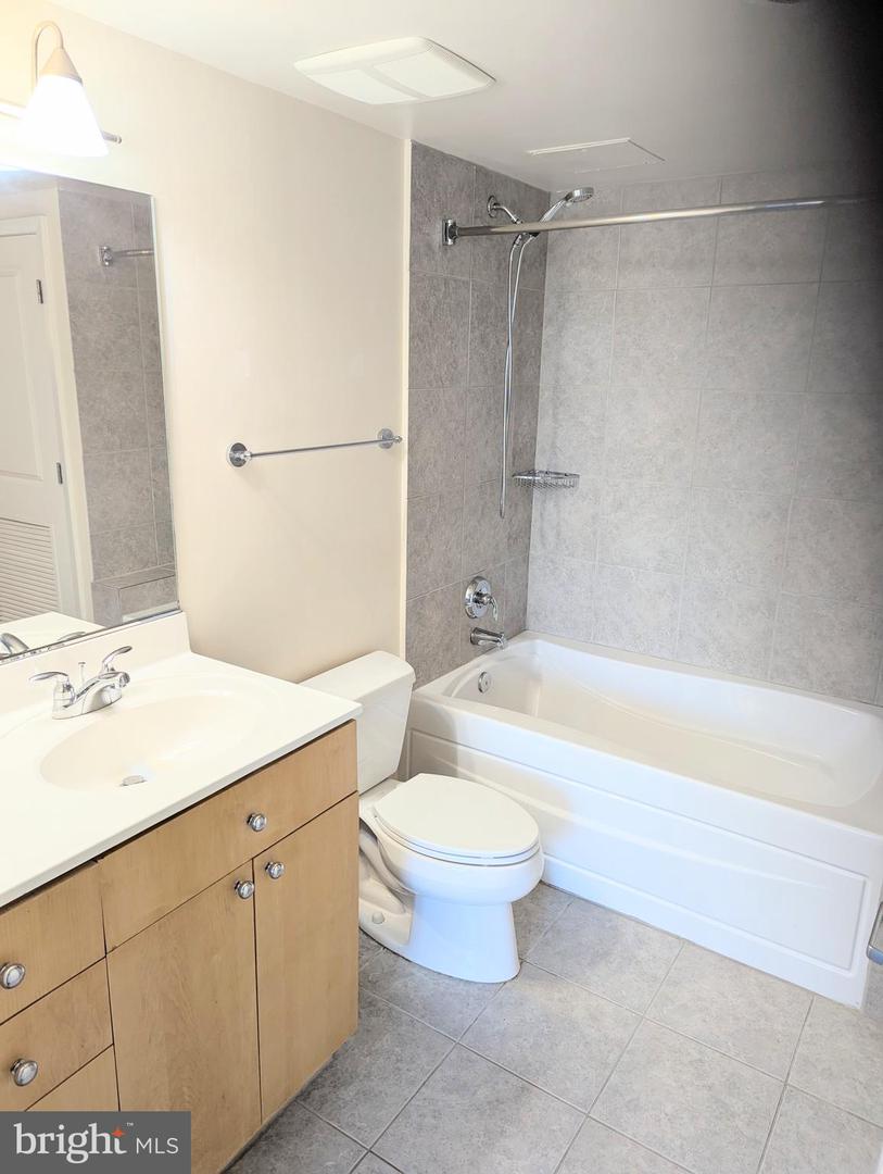820 N POLLARD ST #810, ARLINGTON, Virginia 22203, 1 Bedroom Bedrooms, ,1 BathroomBathrooms,Residential,For sale,820 N POLLARD ST #810,VAAR2063686 MLS # VAAR2063686