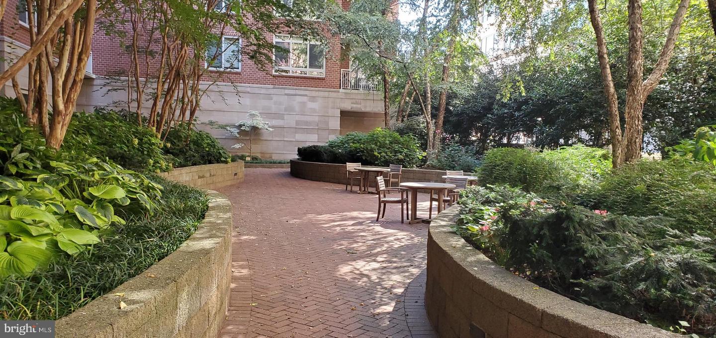 820 N POLLARD ST #810, ARLINGTON, Virginia 22203, 1 Bedroom Bedrooms, ,1 BathroomBathrooms,Residential,For sale,820 N POLLARD ST #810,VAAR2063686 MLS # VAAR2063686