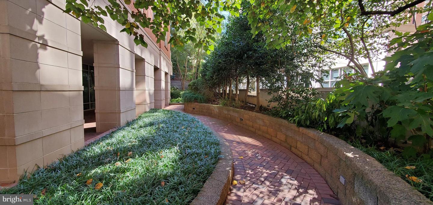 820 N POLLARD ST #810, ARLINGTON, Virginia 22203, 1 Bedroom Bedrooms, ,1 BathroomBathrooms,Residential,For sale,820 N POLLARD ST #810,VAAR2063686 MLS # VAAR2063686