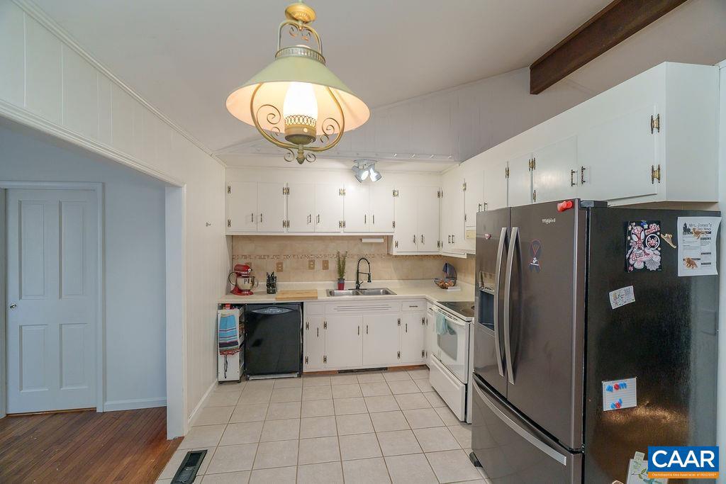 305 STRATFORD CIR, LOCUST GROVE, Virginia 22508, 3 Bedrooms Bedrooms, ,2 BathroomsBathrooms,Residential,For sale,305 STRATFORD CIR,668967 MLS # 668967