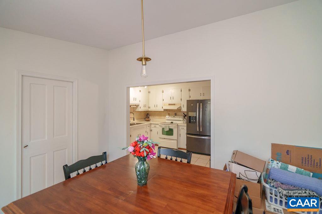 305 STRATFORD CIR, LOCUST GROVE, Virginia 22508, 3 Bedrooms Bedrooms, ,2 BathroomsBathrooms,Residential,For sale,305 STRATFORD CIR,668967 MLS # 668967