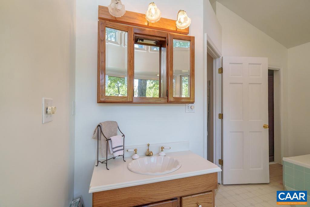 305 STRATFORD CIR, LOCUST GROVE, Virginia 22508, 3 Bedrooms Bedrooms, ,2 BathroomsBathrooms,Residential,For sale,305 STRATFORD CIR,668967 MLS # 668967