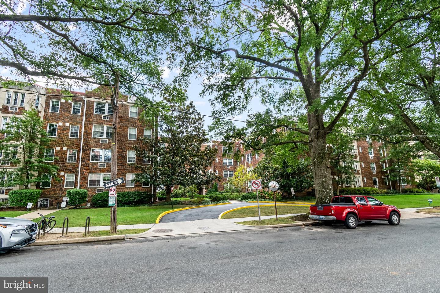 3051 IDAHO AVE NW #107, WASHINGTON, District Of Columbia 20016, 3 Rooms Rooms,1 BathroomBathrooms,Residential,For sale,3051 IDAHO AVE NW #107,DCDC2222424 MLS # DCDC2222424
