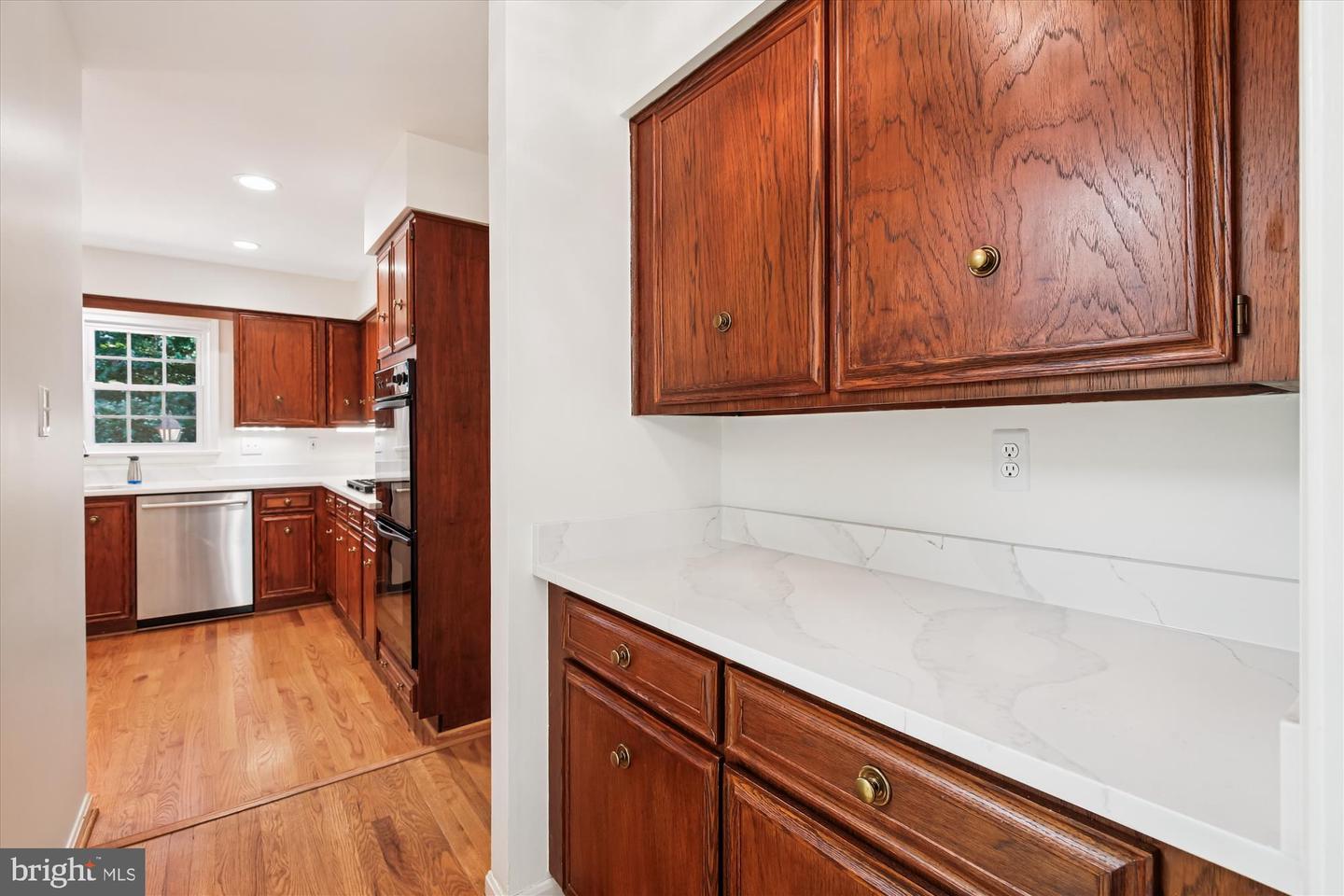 11732 STUART MILL RD, OAKTON, Virginia 22124, 5 Bedrooms Bedrooms, ,3 BathroomsBathrooms,Residential,For sale,11732 STUART MILL RD,VAFX2267302 MLS # VAFX2267302