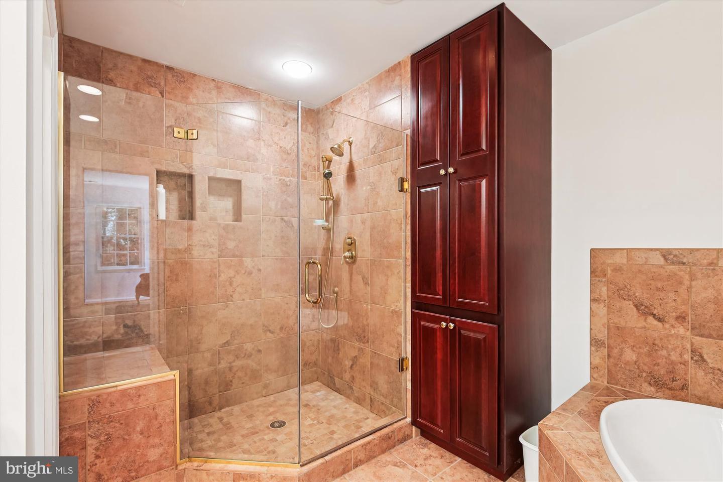 11732 STUART MILL RD, OAKTON, Virginia 22124, 5 Bedrooms Bedrooms, ,3 BathroomsBathrooms,Residential,For sale,11732 STUART MILL RD,VAFX2267302 MLS # VAFX2267302