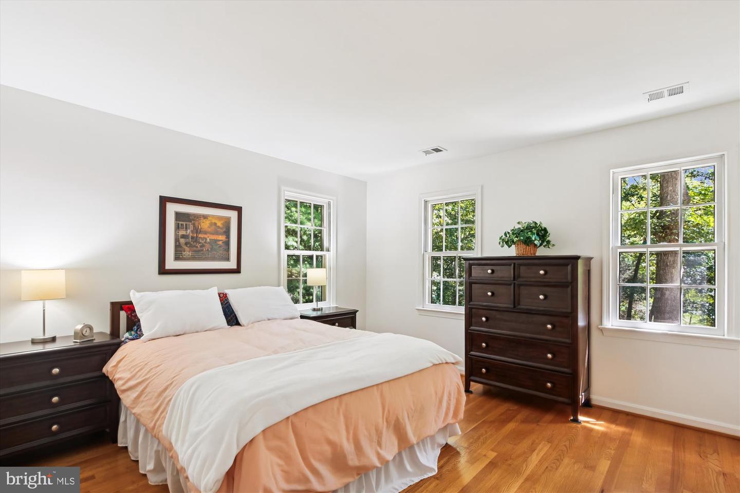 11732 STUART MILL RD, OAKTON, Virginia 22124, 5 Bedrooms Bedrooms, ,3 BathroomsBathrooms,Residential,For sale,11732 STUART MILL RD,VAFX2267302 MLS # VAFX2267302