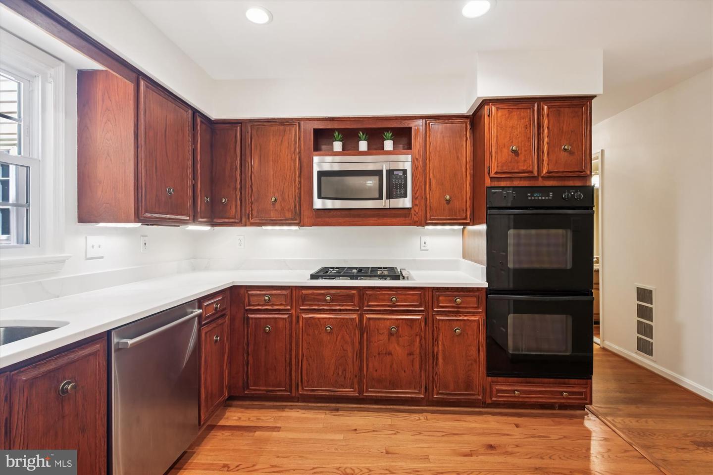 11732 STUART MILL RD, OAKTON, Virginia 22124, 5 Bedrooms Bedrooms, ,3 BathroomsBathrooms,Residential,For sale,11732 STUART MILL RD,VAFX2267302 MLS # VAFX2267302