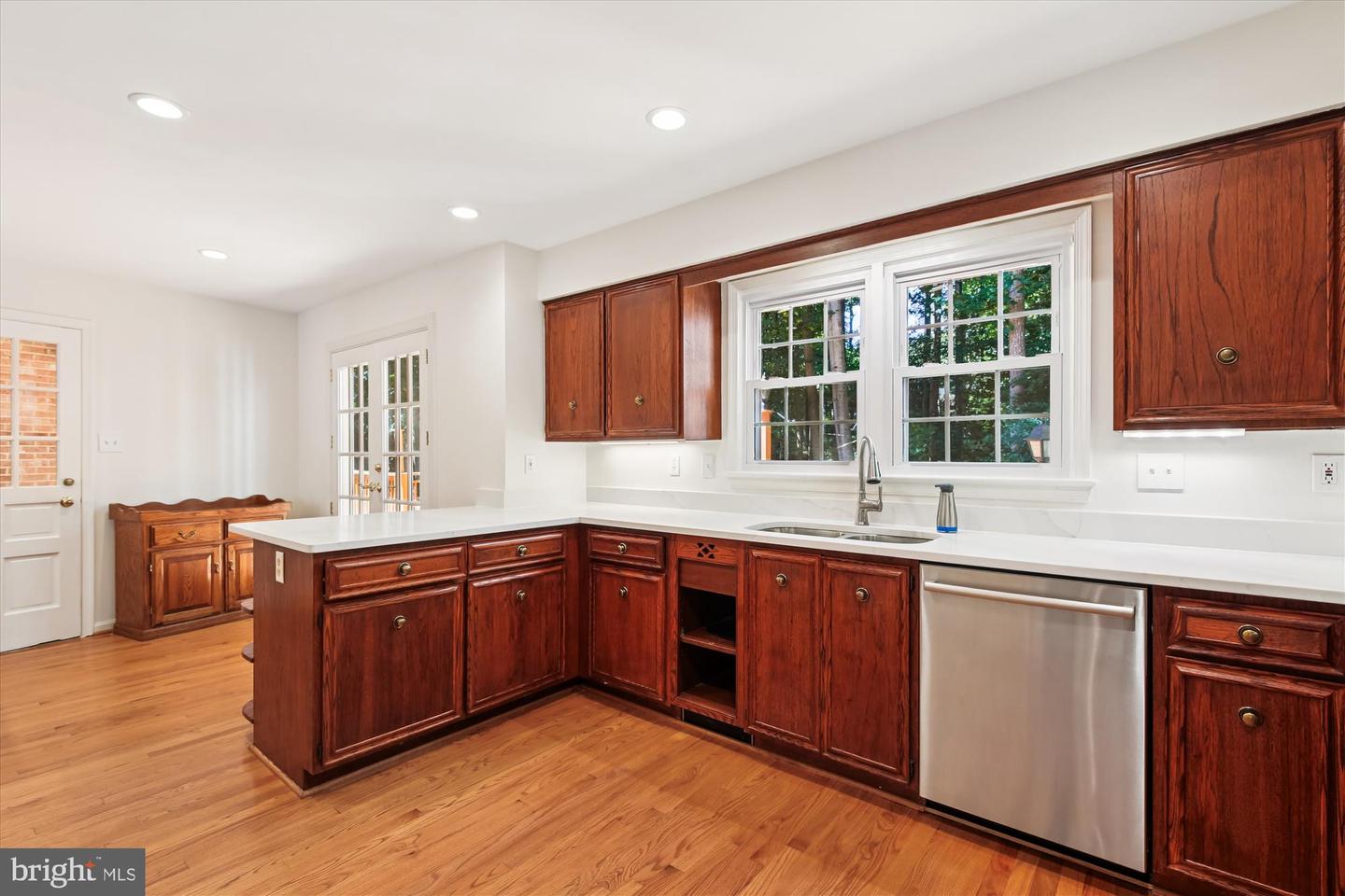 11732 STUART MILL RD, OAKTON, Virginia 22124, 5 Bedrooms Bedrooms, ,3 BathroomsBathrooms,Residential,For sale,11732 STUART MILL RD,VAFX2267302 MLS # VAFX2267302