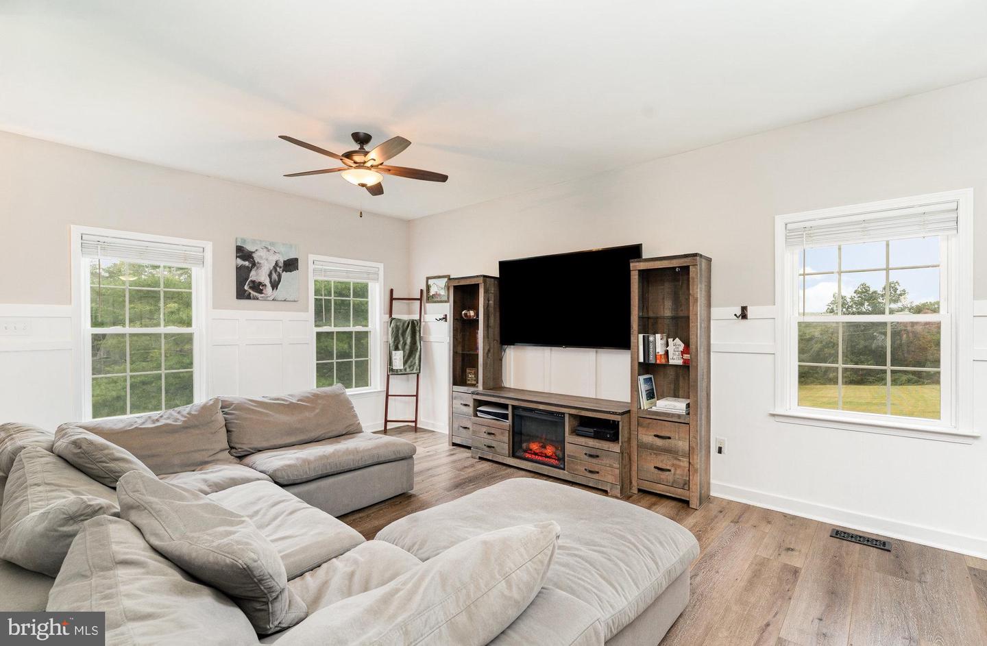 8158 SQUIRES LN, WARRENTON, Virginia 20187, 4 Bedrooms Bedrooms, ,2 BathroomsBathrooms,Residential,For sale,8158 SQUIRES LN,VAFQ2018298 MLS # VAFQ2018298