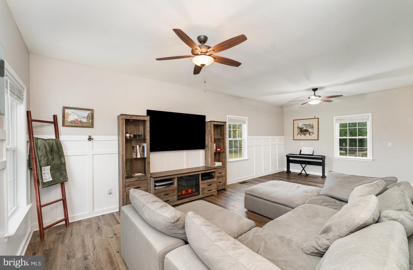 8158 SQUIRES LN, WARRENTON, Virginia 20187, 4 Bedrooms Bedrooms, ,2 BathroomsBathrooms,Residential,For sale,8158 SQUIRES LN,VAFQ2018298 MLS # VAFQ2018298