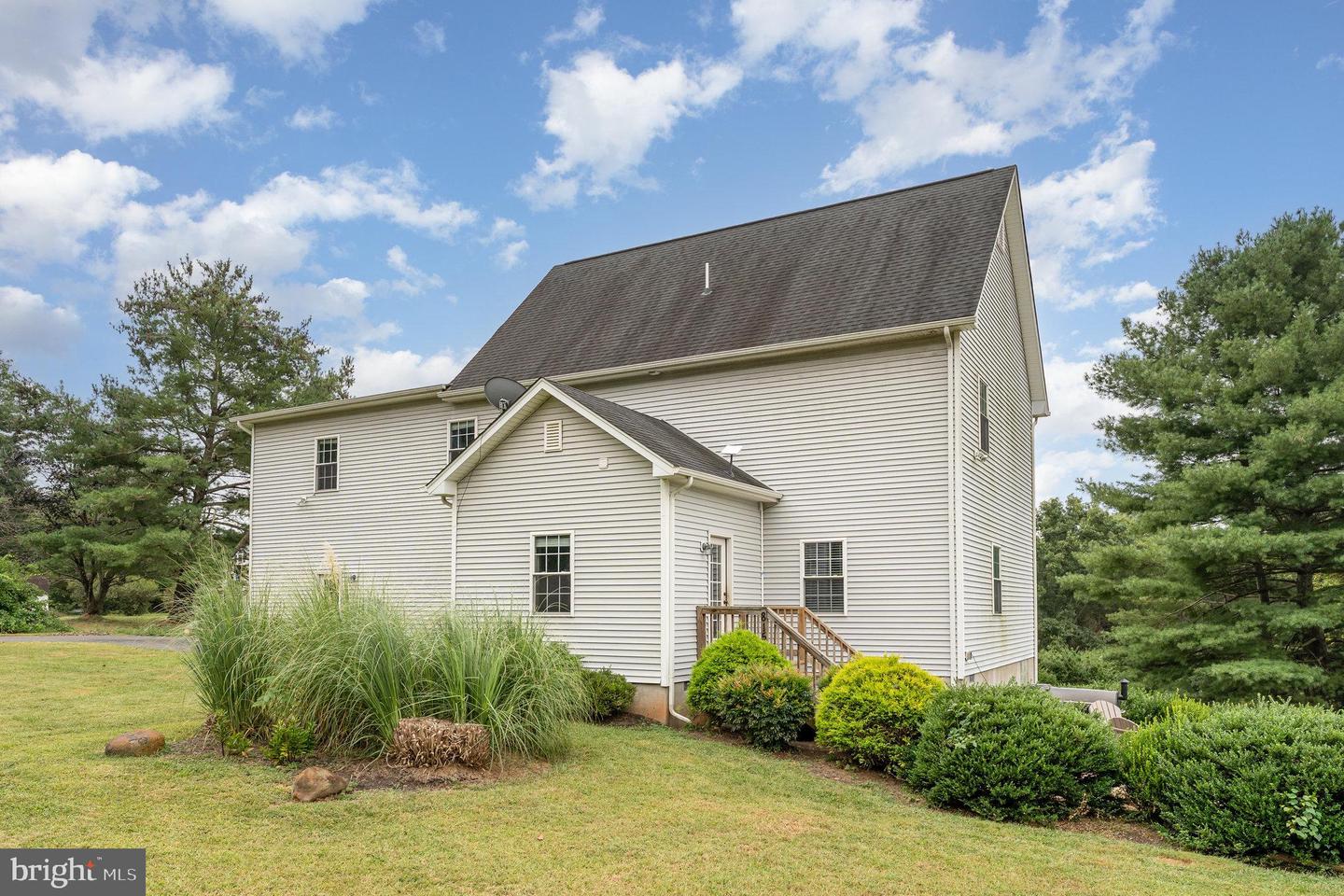 8158 SQUIRES LN, WARRENTON, Virginia 20187, 4 Bedrooms Bedrooms, ,2 BathroomsBathrooms,Residential,For sale,8158 SQUIRES LN,VAFQ2018298 MLS # VAFQ2018298