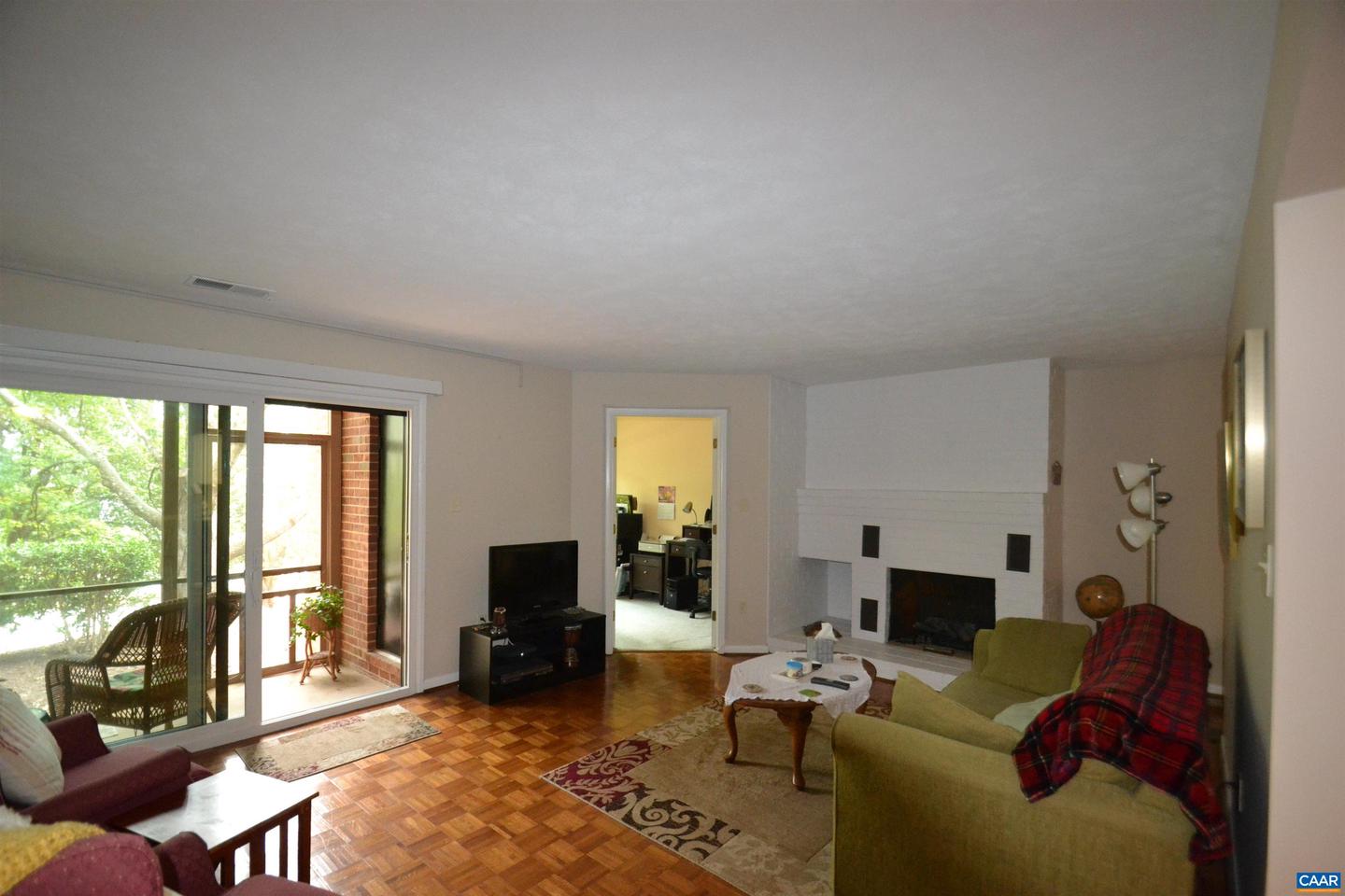 116 TURTLE CREEK RD #2, CHARLOTTESVILLE, Virginia 22901, 2 Bedrooms Bedrooms, ,2 BathroomsBathrooms,Residential,For sale,116 TURTLE CREEK RD #2,668996 MLS # 668996