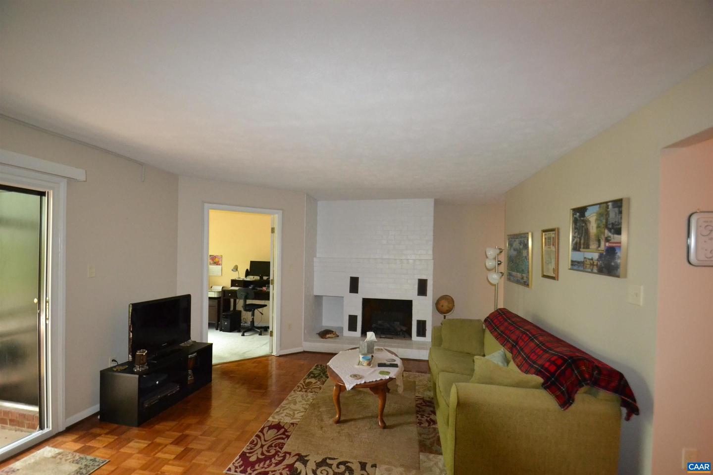 116 TURTLE CREEK RD #2, CHARLOTTESVILLE, Virginia 22901, 2 Bedrooms Bedrooms, ,2 BathroomsBathrooms,Residential,For sale,116 TURTLE CREEK RD #2,668996 MLS # 668996