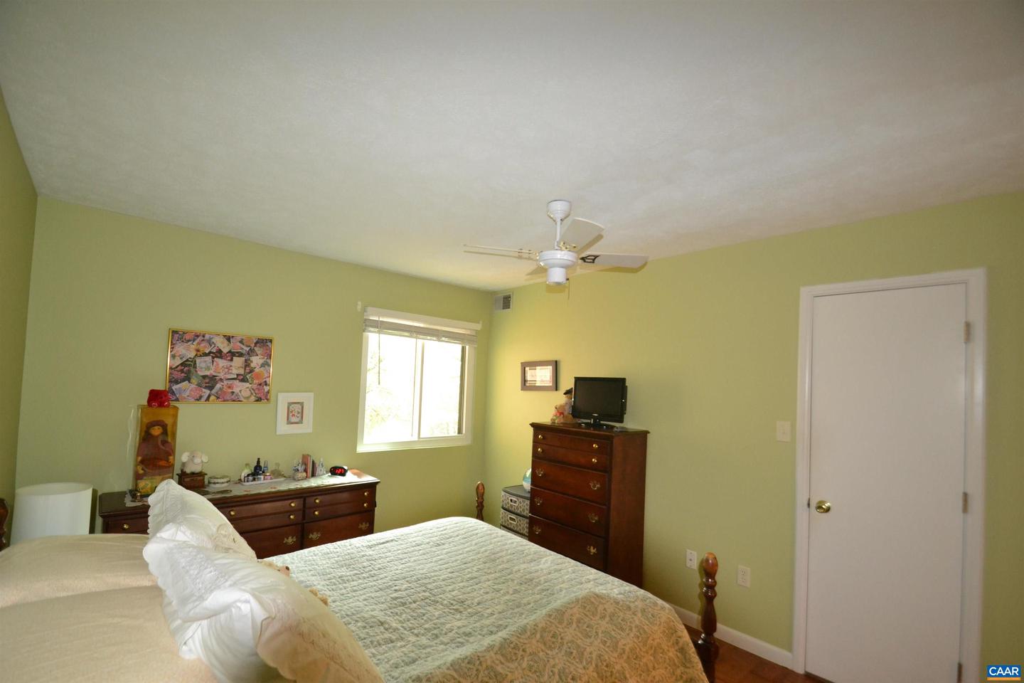 116 TURTLE CREEK RD #2, CHARLOTTESVILLE, Virginia 22901, 2 Bedrooms Bedrooms, ,2 BathroomsBathrooms,Residential,For sale,116 TURTLE CREEK RD #2,668996 MLS # 668996