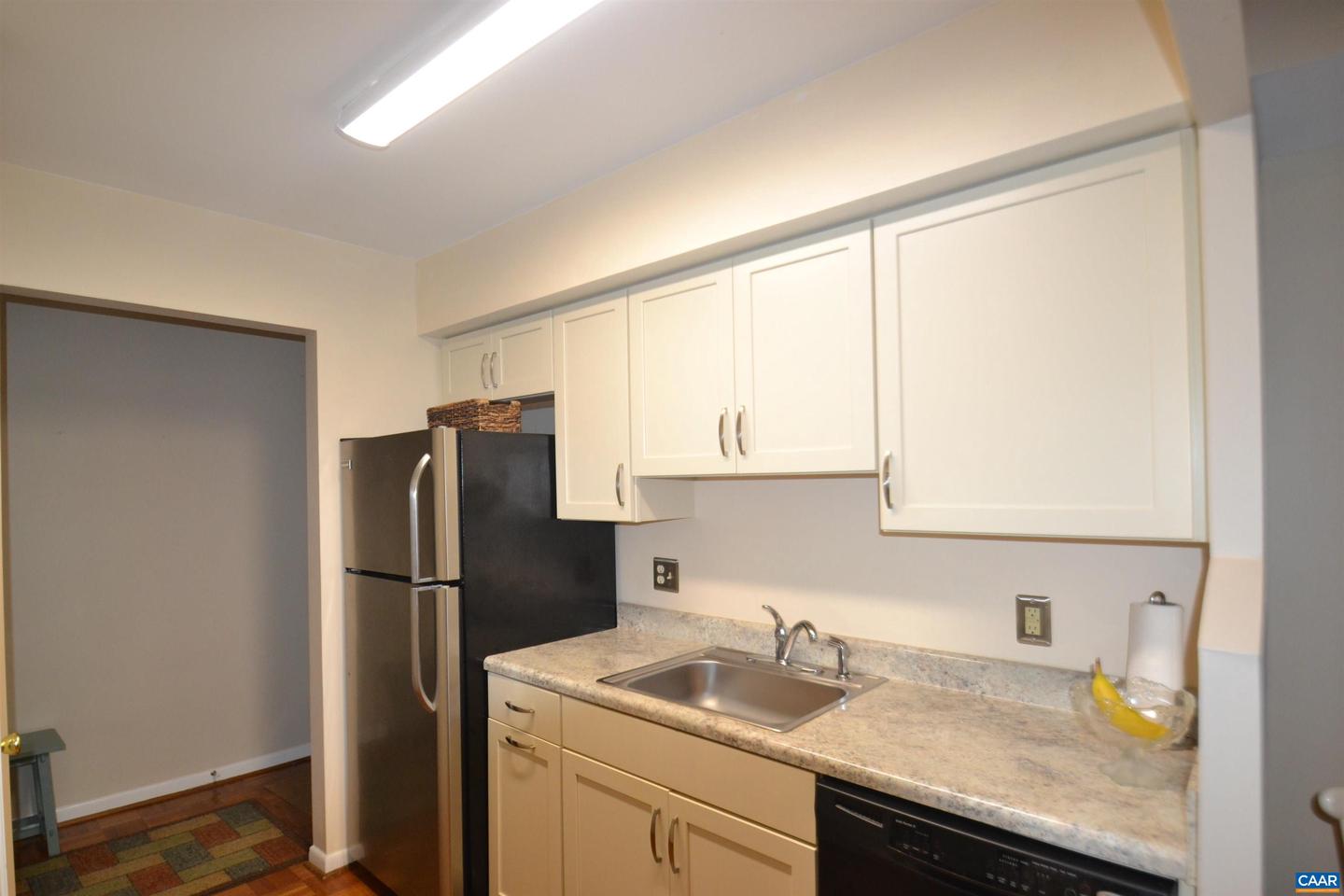 116 TURTLE CREEK RD #2, CHARLOTTESVILLE, Virginia 22901, 2 Bedrooms Bedrooms, ,2 BathroomsBathrooms,Residential,For sale,116 TURTLE CREEK RD #2,668996 MLS # 668996