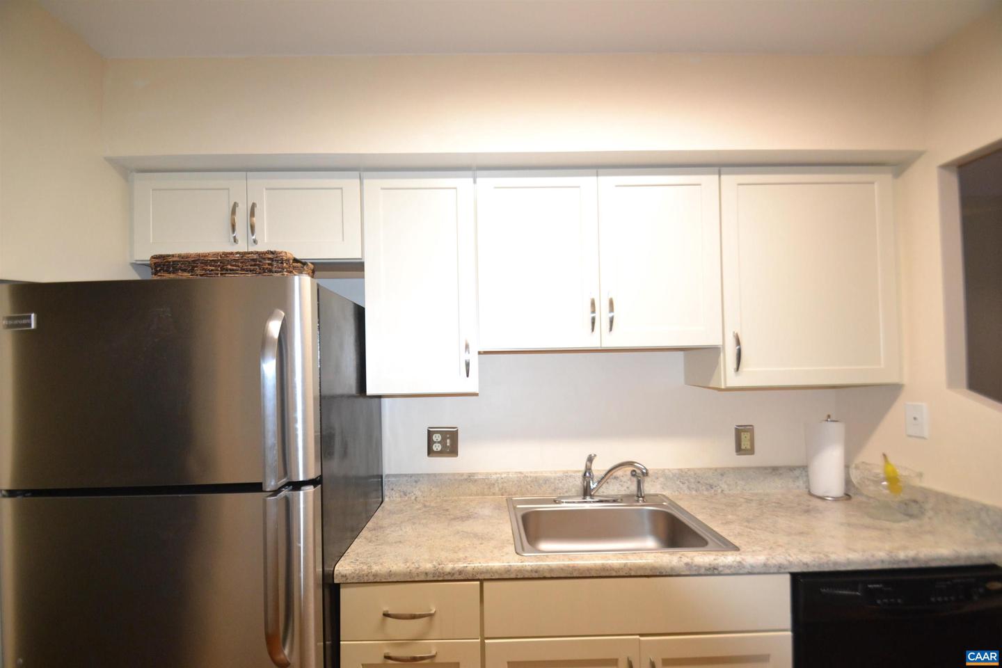 116 TURTLE CREEK RD #2, CHARLOTTESVILLE, Virginia 22901, 2 Bedrooms Bedrooms, ,2 BathroomsBathrooms,Residential,For sale,116 TURTLE CREEK RD #2,668996 MLS # 668996