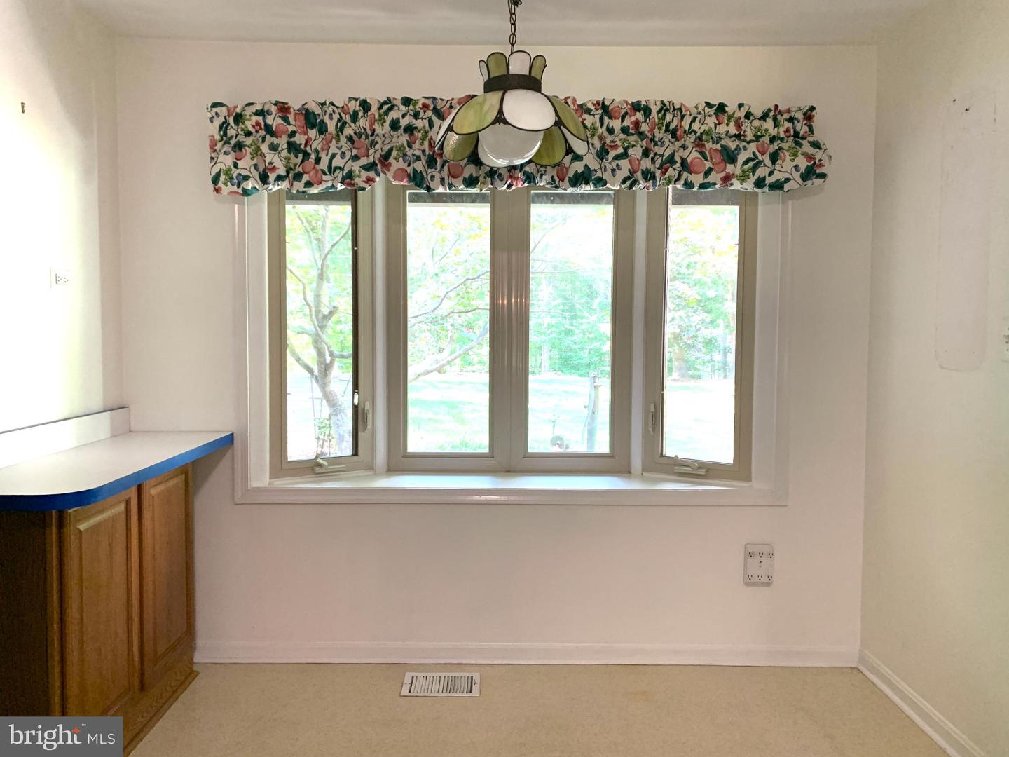 10203 BENT TREE LN, MANASSAS, Virginia 20111, 3 Bedrooms Bedrooms, 7 Rooms Rooms,3 BathroomsBathrooms,Residential,For sale,10203 BENT TREE LN,VAPW2104064 MLS # VAPW2104064