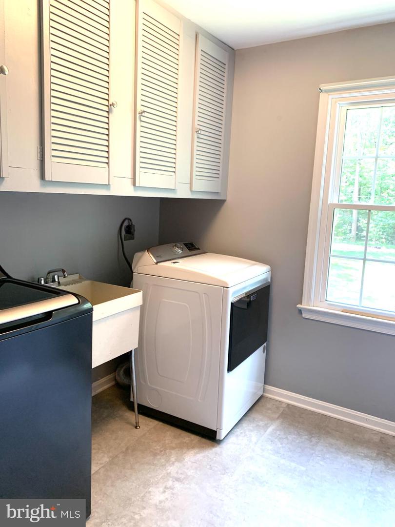 10203 BENT TREE LN, MANASSAS, Virginia 20111, 3 Bedrooms Bedrooms, 7 Rooms Rooms,3 BathroomsBathrooms,Residential,For sale,10203 BENT TREE LN,VAPW2104064 MLS # VAPW2104064