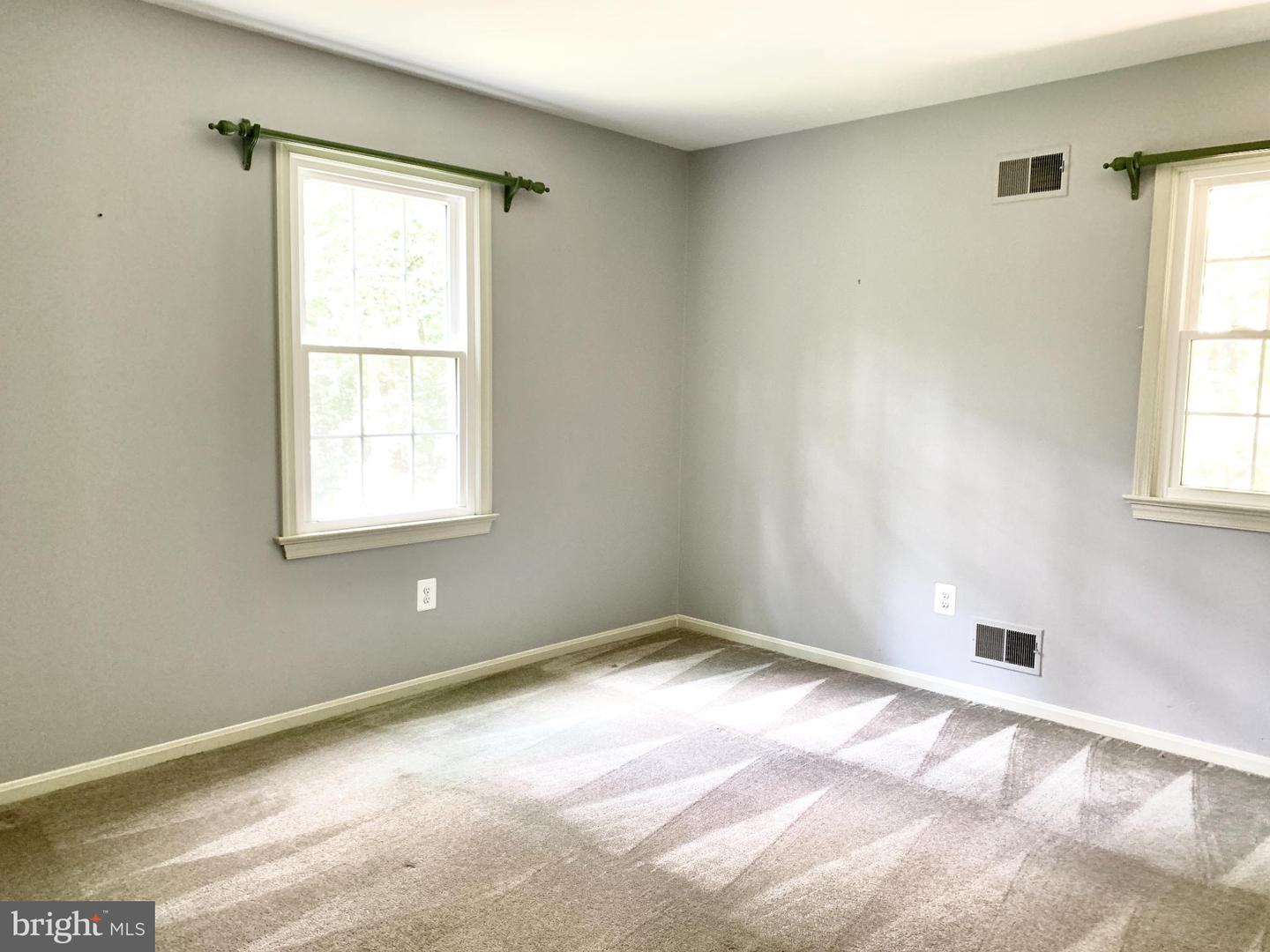 10203 BENT TREE LN, MANASSAS, Virginia 20111, 3 Bedrooms Bedrooms, 7 Rooms Rooms,3 BathroomsBathrooms,Residential,For sale,10203 BENT TREE LN,VAPW2104064 MLS # VAPW2104064