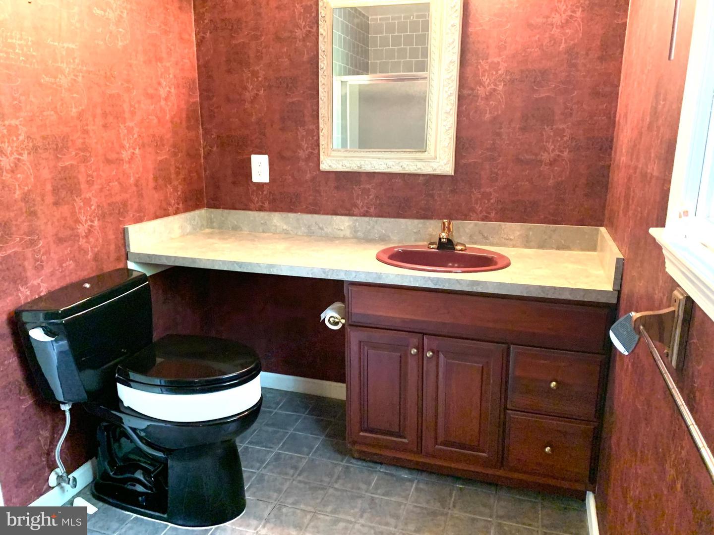 10203 BENT TREE LN, MANASSAS, Virginia 20111, 3 Bedrooms Bedrooms, 7 Rooms Rooms,3 BathroomsBathrooms,Residential,For sale,10203 BENT TREE LN,VAPW2104064 MLS # VAPW2104064