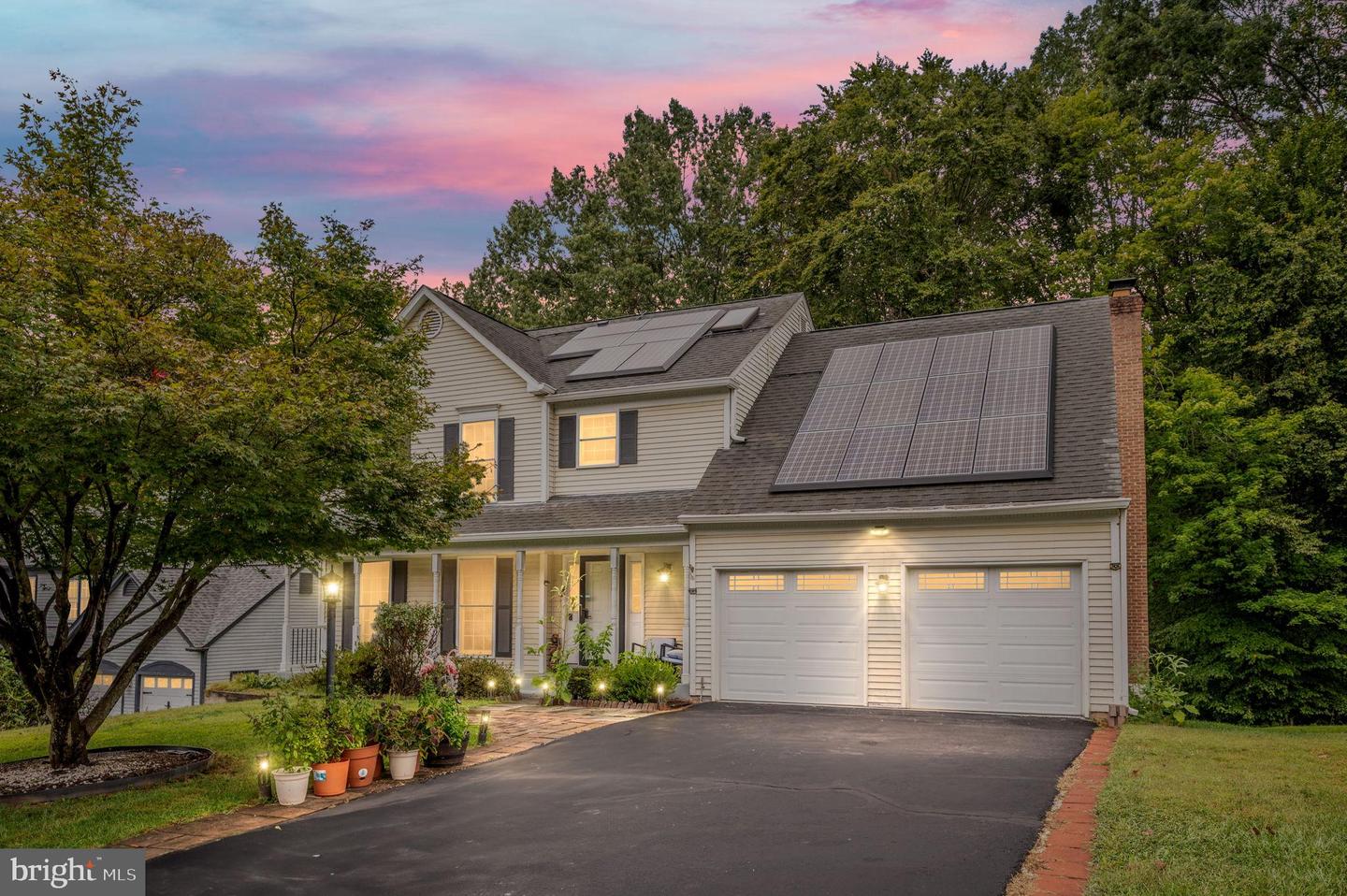 4078 WESTWIND DR, WOODBRIDGE, Virginia 22193, 4 Bedrooms Bedrooms, 11 Rooms Rooms,2 BathroomsBathrooms,Residential,For sale,4078 WESTWIND DR,VAPW2104052 MLS # VAPW2104052