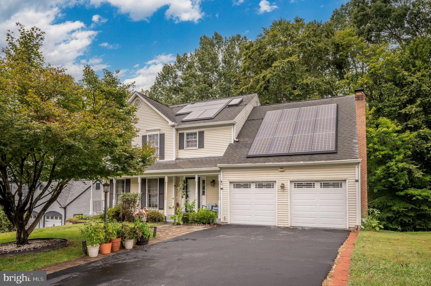 4078 WESTWIND DR, WOODBRIDGE, Virginia 22193, 4 Bedrooms Bedrooms, 11 Rooms Rooms,2 BathroomsBathrooms,Residential,For sale,4078 WESTWIND DR,VAPW2104052 MLS # VAPW2104052