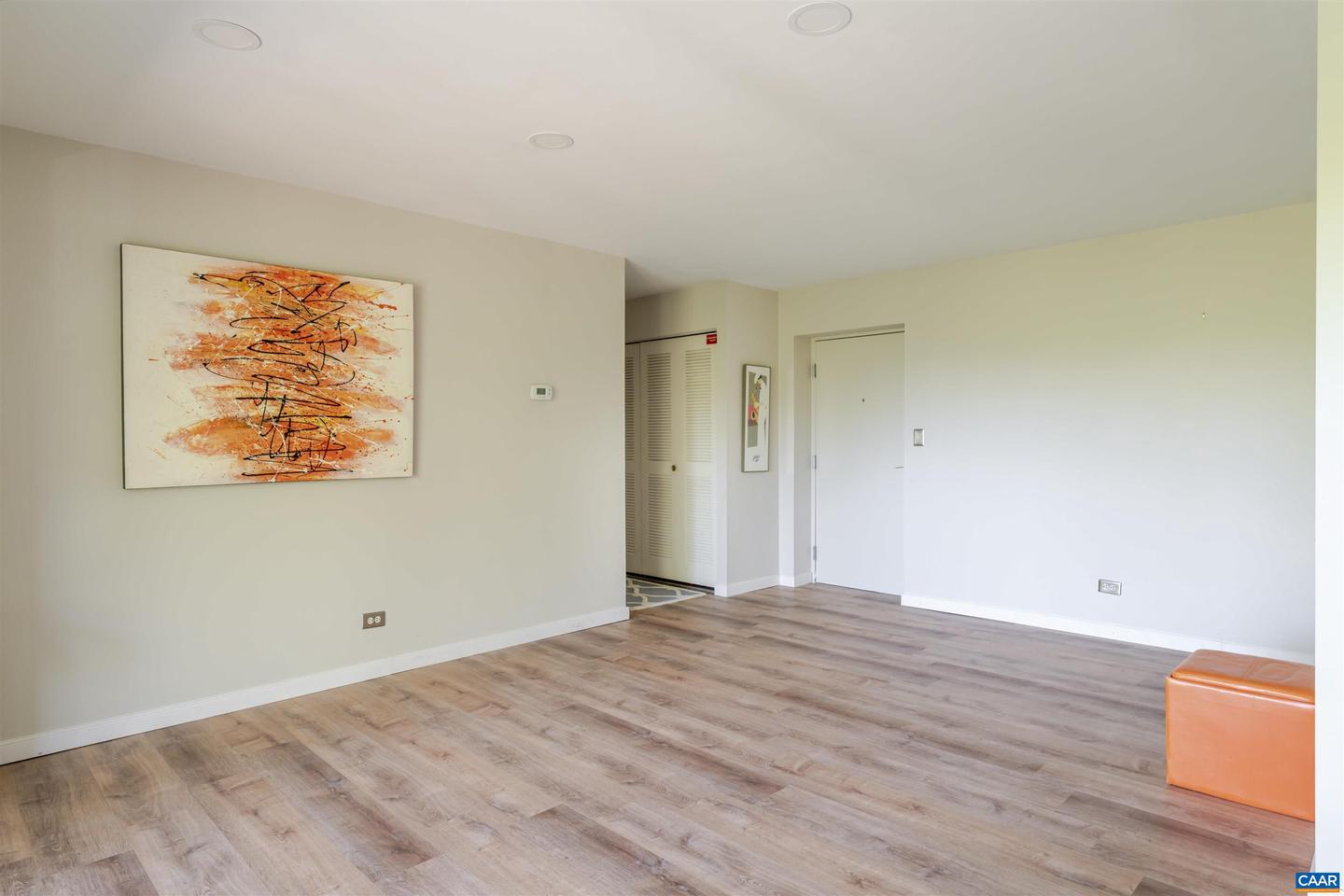 511 N 1ST ST #613, CHARLOTTESVILLE, Virginia 22902, 2 Bedrooms Bedrooms, ,1 BathroomBathrooms,Residential,For sale,511 N 1ST ST #613,668984 MLS # 668984