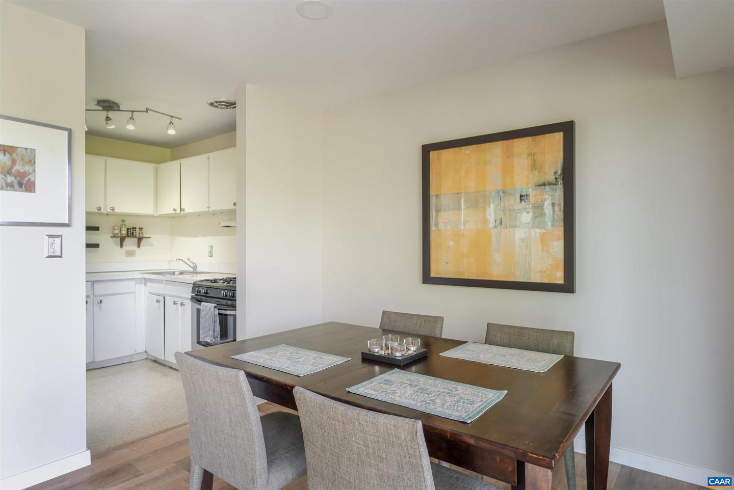 511 N 1ST ST #613, CHARLOTTESVILLE, Virginia 22902, 2 Bedrooms Bedrooms, ,1 BathroomBathrooms,Residential,For sale,511 N 1ST ST #613,668984 MLS # 668984