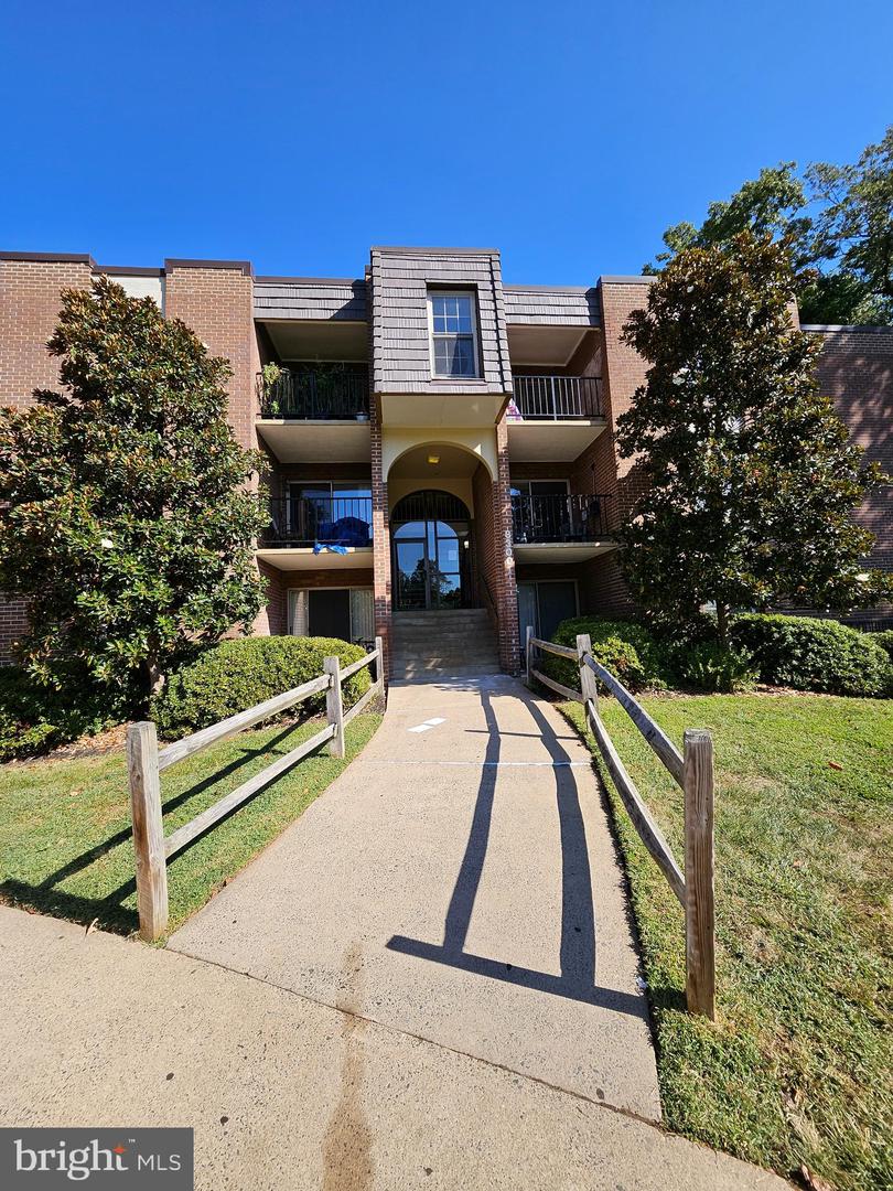 8300 TOBIN RD #23, ANNANDALE, Virginia 22003, 3 Bedrooms Bedrooms, ,2 BathroomsBathrooms,Residential,For sale,8300 TOBIN RD #23,VAFX2267370 MLS # VAFX2267370 8300 TOBIN RD #23, ANNANDALE, Virginia 22003, 3 Bedrooms Bedrooms, ,2 BathroomsBathrooms,Residential,For sale,8300 TOBIN RD #23,VAFX2267370 MLS # VAFX2267370