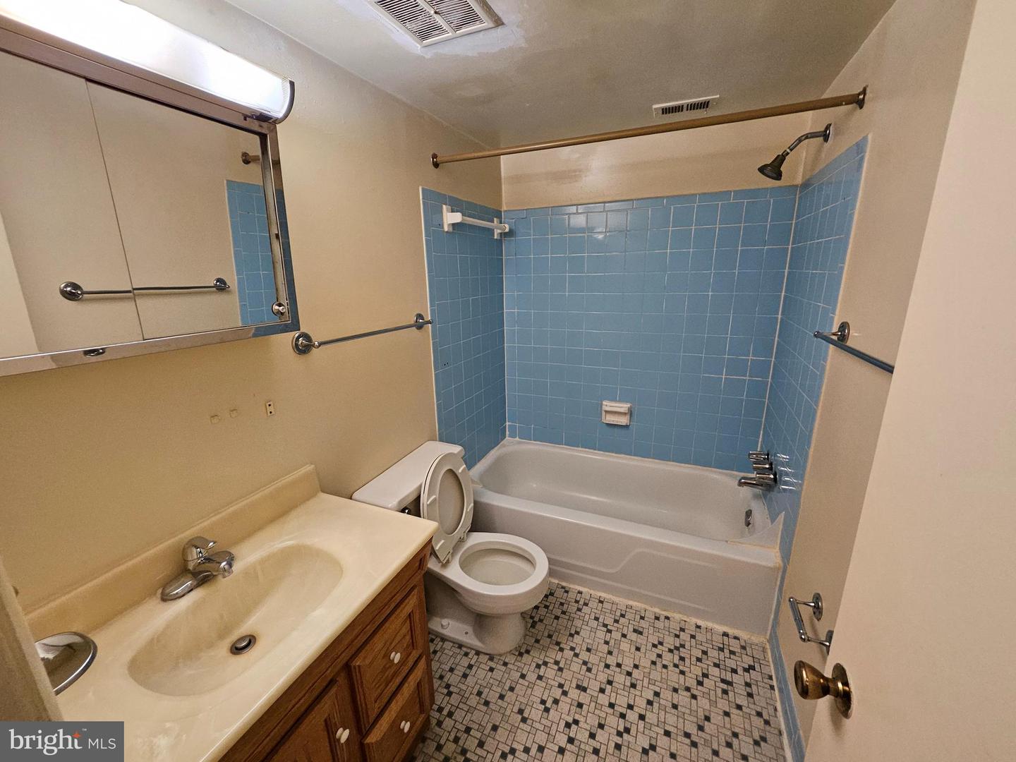 8300 TOBIN RD #23, ANNANDALE, Virginia 22003, 3 Bedrooms Bedrooms, ,2 BathroomsBathrooms,Residential,For sale,8300 TOBIN RD #23,VAFX2267370 MLS # VAFX2267370 8300 TOBIN RD #23, ANNANDALE, Virginia 22003, 3 Bedrooms Bedrooms, ,2 BathroomsBathrooms,Residential,For sale,8300 TOBIN RD #23,VAFX2267370 MLS # VAFX2267370