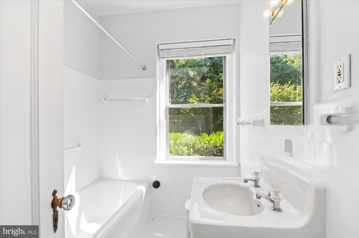 3601 CONNECTICUT AVE NW #122, WASHINGTON, District Of Columbia 20008, 2 Bedrooms Bedrooms, ,1 BathroomBathrooms,Residential,For sale,3601 CONNECTICUT AVE NW #122,DCDC2222552 MLS # DCDC2222552 3601 CONNECTICUT AVE NW #122, WASHINGTON, District Of Columbia 20008, 2 Bedrooms Bedrooms, ,1 BathroomBathrooms,Residential,For sale,3601 CONNECTICUT AVE NW #122,DCDC2222552 MLS # DCDC2222552