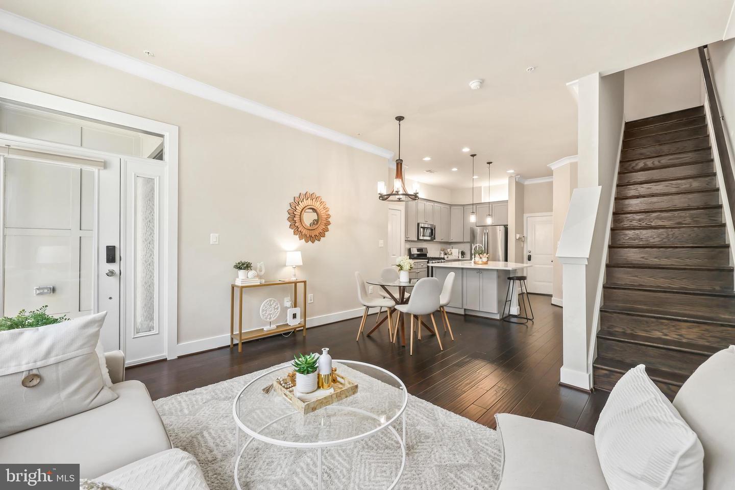 1334 S QUINN ST, ARLINGTON, Virginia 22204, 3 Bedrooms Bedrooms, ,3 BathroomsBathrooms,Residential,For sale,1334 S QUINN ST,VAAR2063738 MLS # VAAR2063738