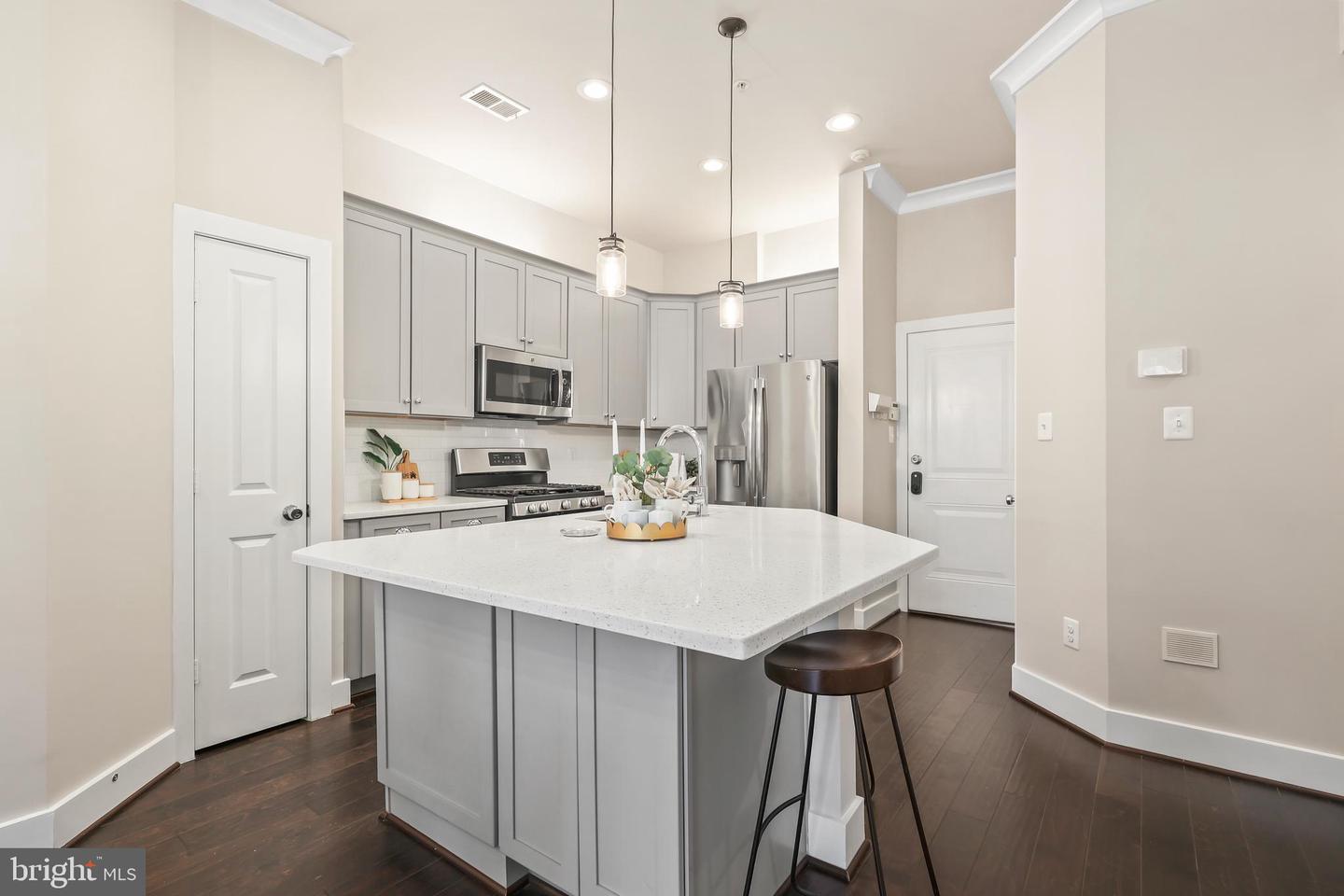 1334 S QUINN ST, ARLINGTON, Virginia 22204, 3 Bedrooms Bedrooms, ,3 BathroomsBathrooms,Residential,For sale,1334 S QUINN ST,VAAR2063738 MLS # VAAR2063738