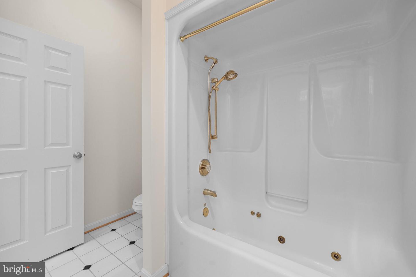 12587 LAKE COVENTRY DR, BEALETON, Virginia 22712, 5 Bedrooms Bedrooms, ,4 BathroomsBathrooms,Residential,For sale,12587 LAKE COVENTRY DR,VAFQ2017606 MLS # VAFQ2017606 12587 LAKE COVENTRY DR, BEALETON, Virginia 22712, 5 Bedrooms Bedrooms, ,4 BathroomsBathrooms,Residential,For sale,12587 LAKE COVENTRY DR,VAFQ2017606 MLS # VAFQ2017606