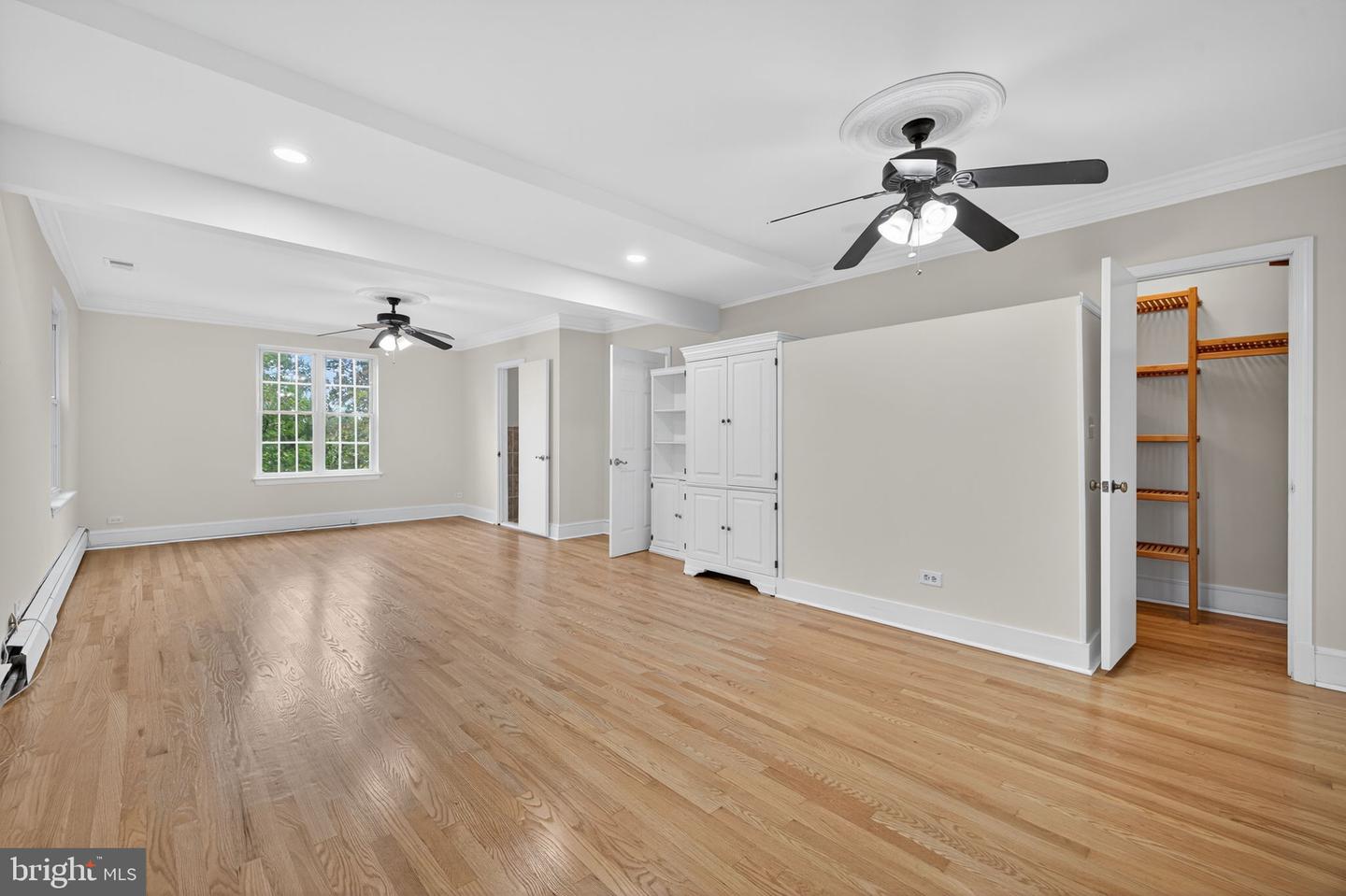 45545 LAKESIDE DR, STERLING, Virginia 20165, 6 Bedrooms Bedrooms, ,5 BathroomsBathrooms,Residential,For sale,45545 LAKESIDE DR,VALO2104426 MLS # VALO2104426