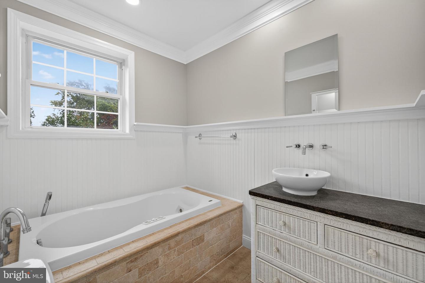 45545 LAKESIDE DR, STERLING, Virginia 20165, 6 Bedrooms Bedrooms, ,5 BathroomsBathrooms,Residential,For sale,45545 LAKESIDE DR,VALO2104426 MLS # VALO2104426