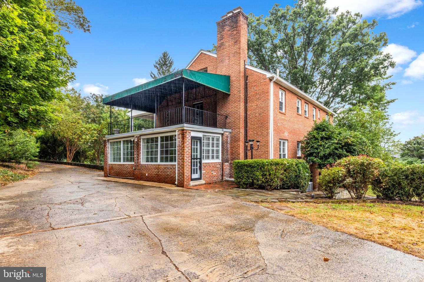 45545 LAKESIDE DR, STERLING, Virginia 20165, 6 Bedrooms Bedrooms, ,5 BathroomsBathrooms,Residential,For sale,45545 LAKESIDE DR,VALO2104426 MLS # VALO2104426