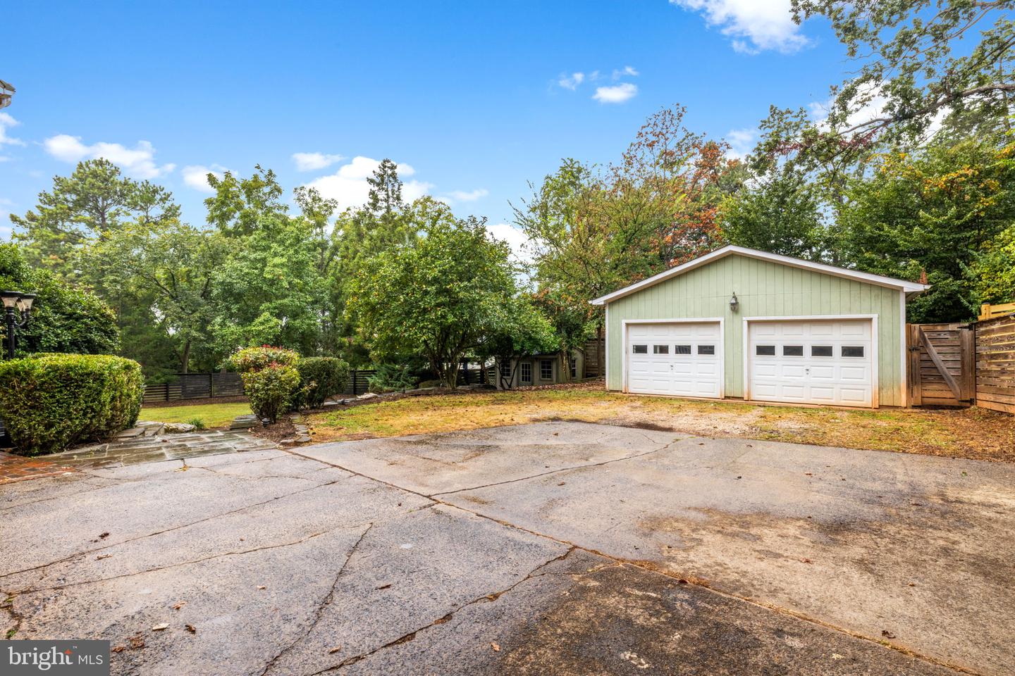 45545 LAKESIDE DR, STERLING, Virginia 20165, 6 Bedrooms Bedrooms, ,5 BathroomsBathrooms,Residential,For sale,45545 LAKESIDE DR,VALO2104426 MLS # VALO2104426